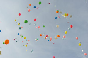 blog_jubilaeum_freeimages_pcst_flying-balloons-1-1487531